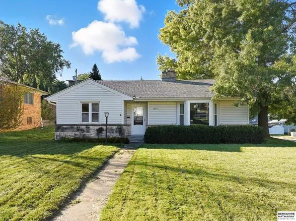 5649 Erskine St, Omaha, NE 68104