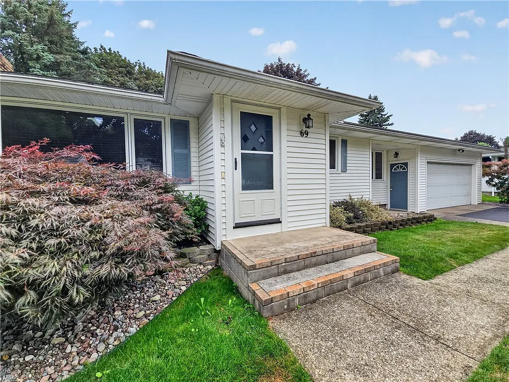 3 bed, 1.5 bath, 1552 sqft, $2,695 — Photo 2