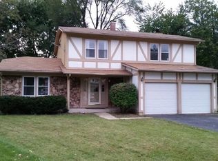 1200 Arrowwood Ct, Aurora, IL 60504