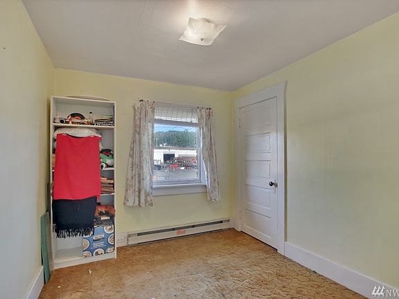 5th image of 109 Eldredge Ave NW