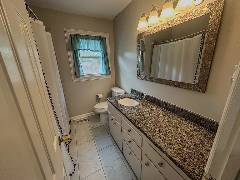 10310 Picadilly Ln SW — Photo 4