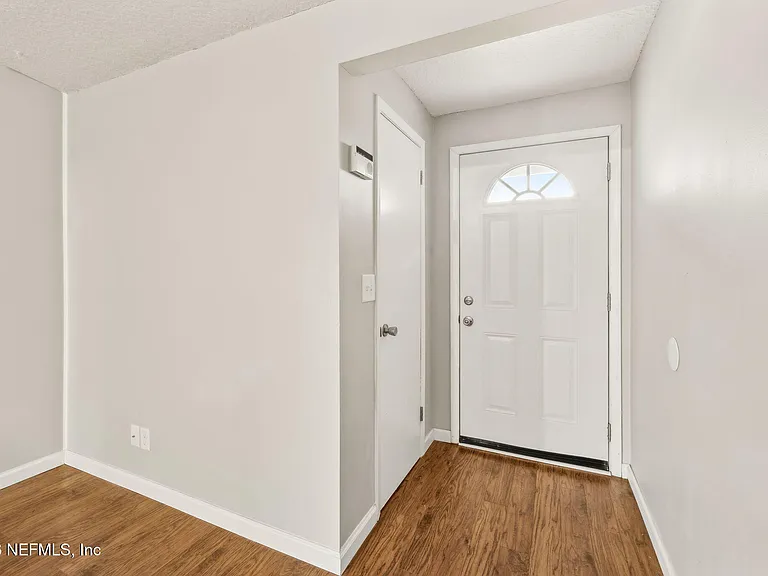 7600 Pheasant Run Dr — Photo 8