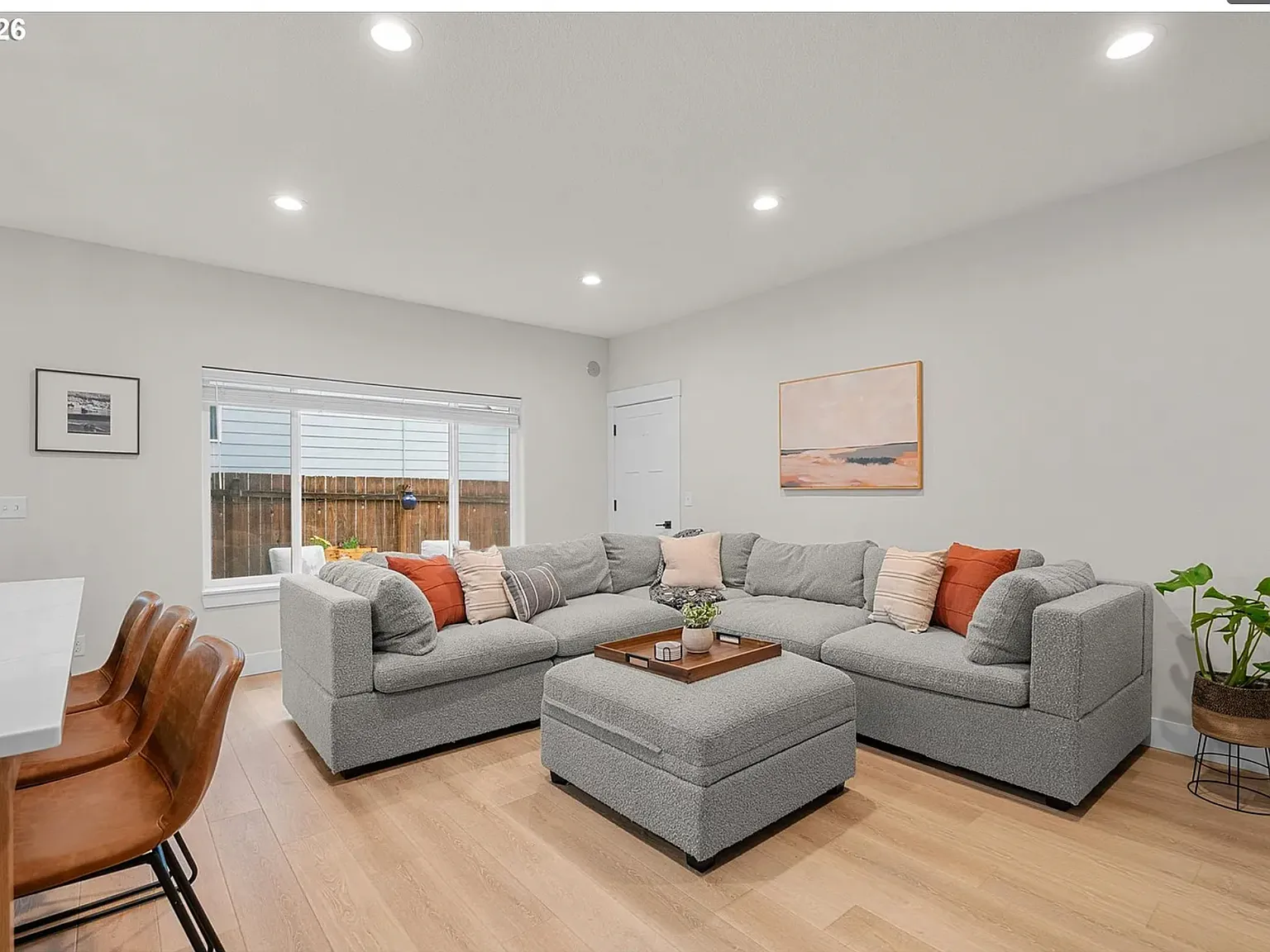 3 bed, 2043 sqft, $2,850 — Photo 2