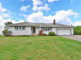 886 Lynita Dr NE, Brookfield, OH 44403