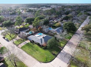 714 Quaker Dr, Friendswood, TX 77546