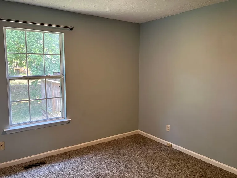 308 Vernon Traylor Dr — Photo 7