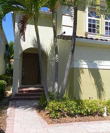 2nd image of 20920 NE 31st Pl