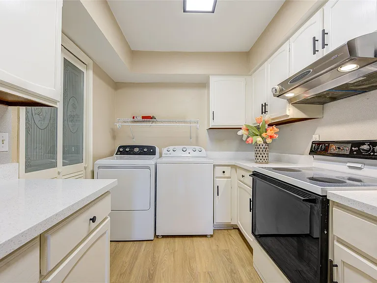 351 N Post Oak Ln #805 — Photo 10