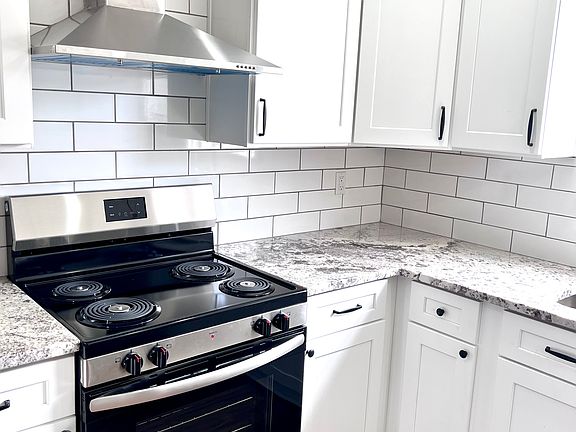5th image of 1206 King Henry Dr