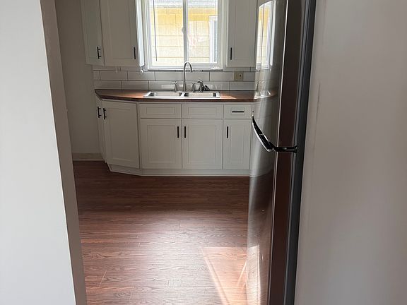 4th image of 1196 Knox Ave Unit A