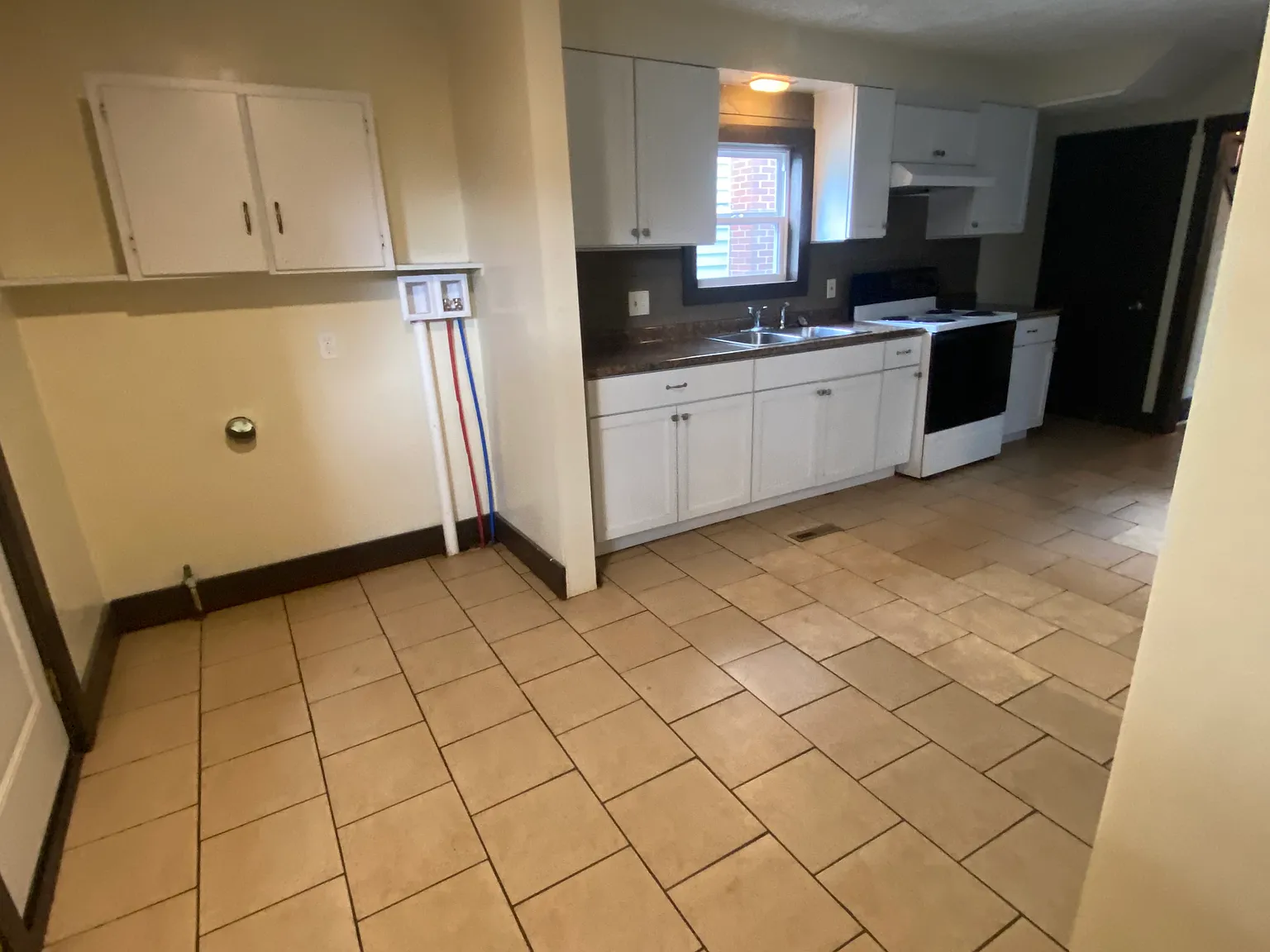 3 bed, $875 — Photo 4