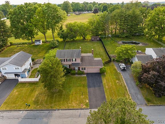 2nd image of 1228 Pine Grove Dr