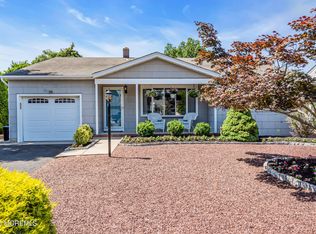 23 Auburn Rd, Toms River, NJ 08757