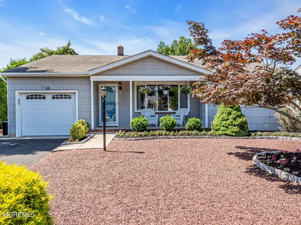 23 Auburn Road, Toms River, NJ 08757