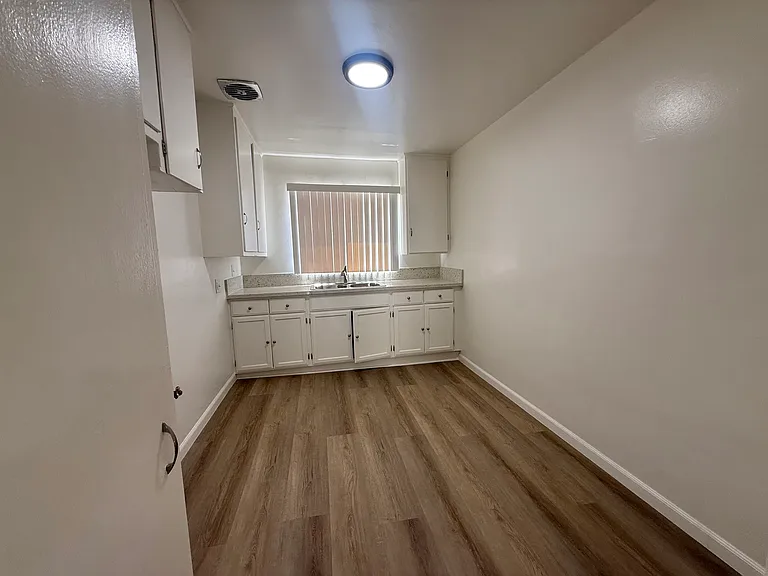 Union Place Apartments — Photo 11