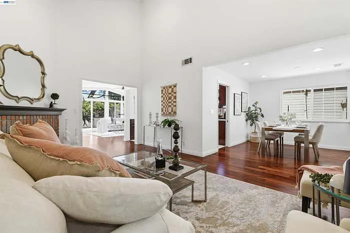 34561 Winslow Ter — Photo 2
