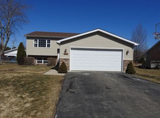 926 101st St, Pleasant Prairie, WI 53158