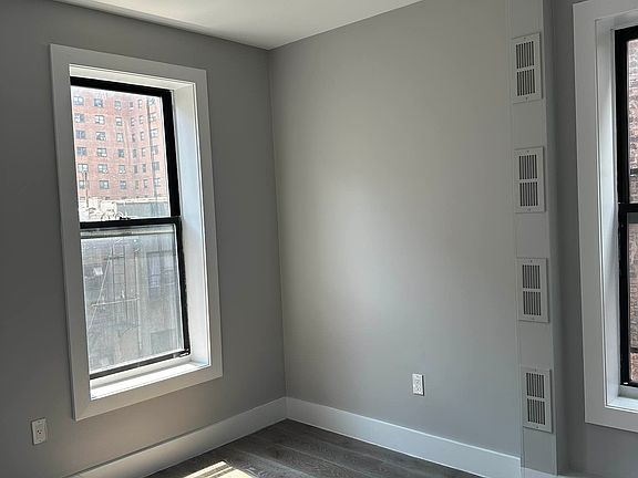 3rd image of 234 E 116th St APT 20