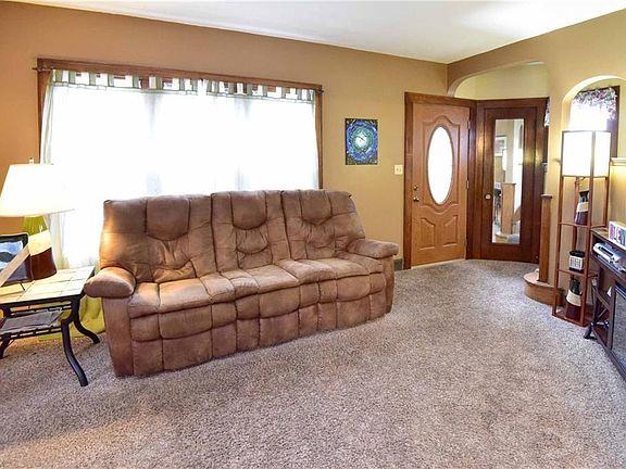 5th image of 2085 Olive Ave
