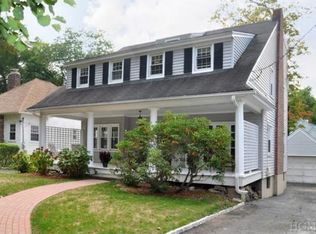 14 Harmony Dr, Larchmont, NY 10538