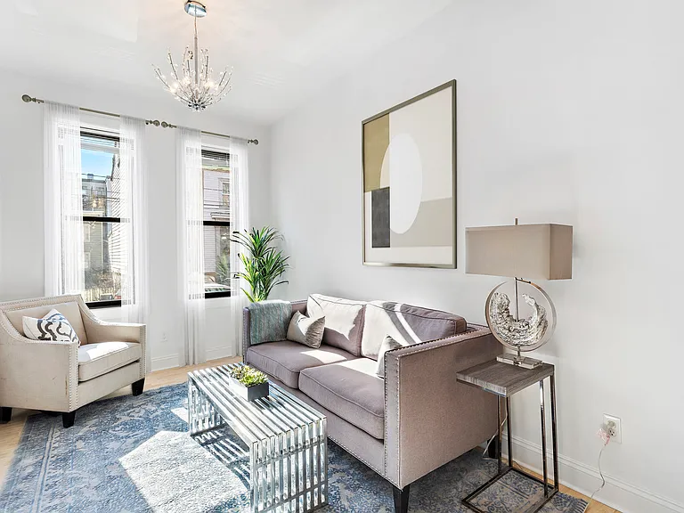 228 Montgomery St #4 — Photo 1
