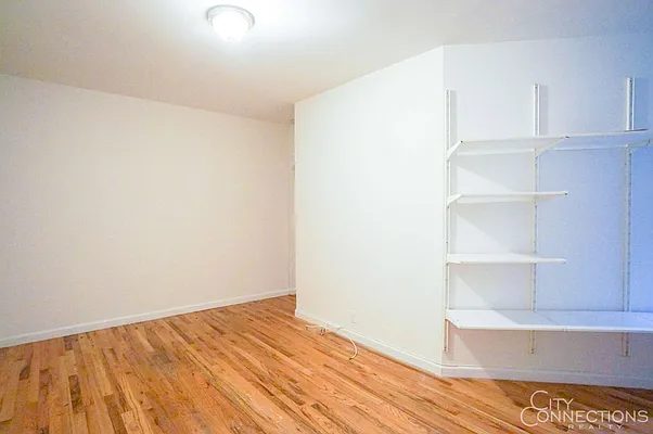 Rented by City Connections Realty | media 9