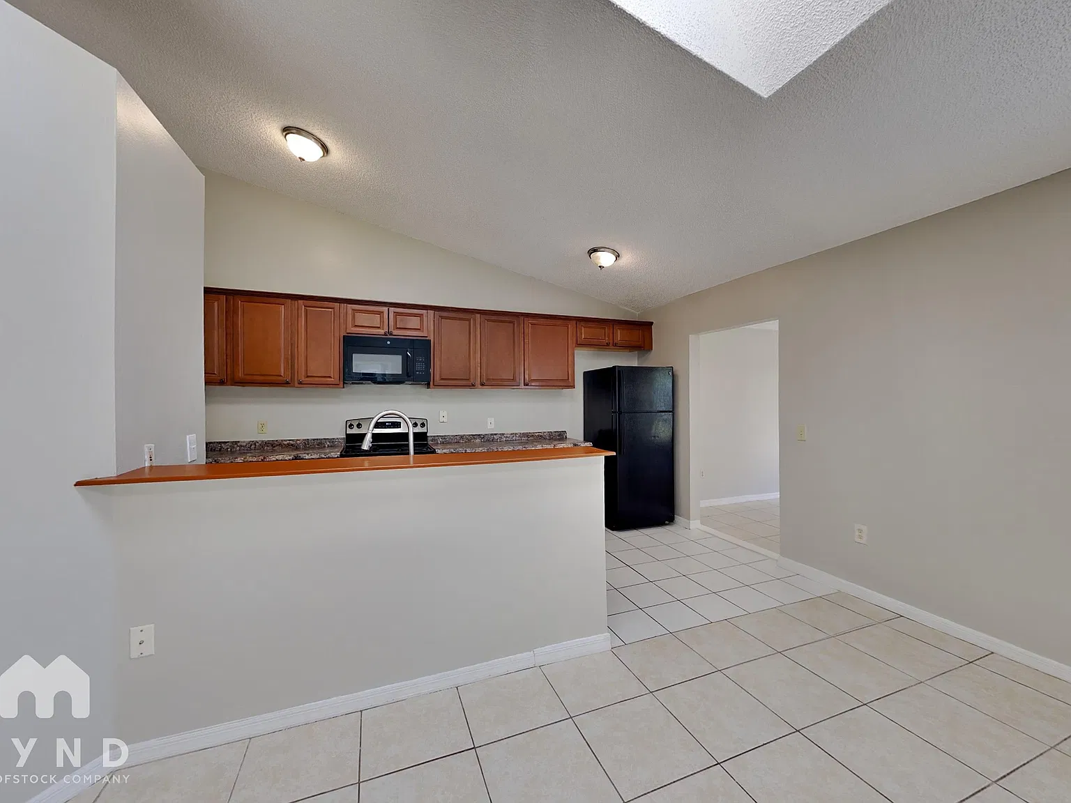 3 bed, 2.0 bath, 1557 sqft, $1,845 — Photo 3