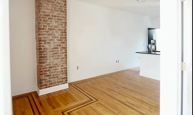 Rented by EXR | media 15