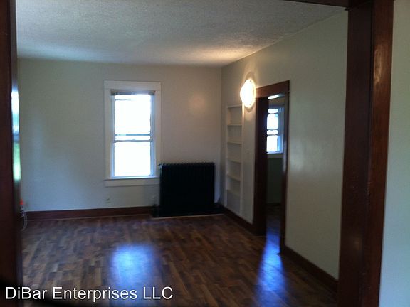 4th image of 842 S 35th Ave