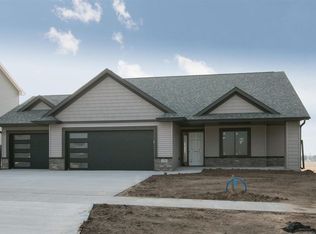 1229 Langenberg Ave, Iowacity, IA 52240