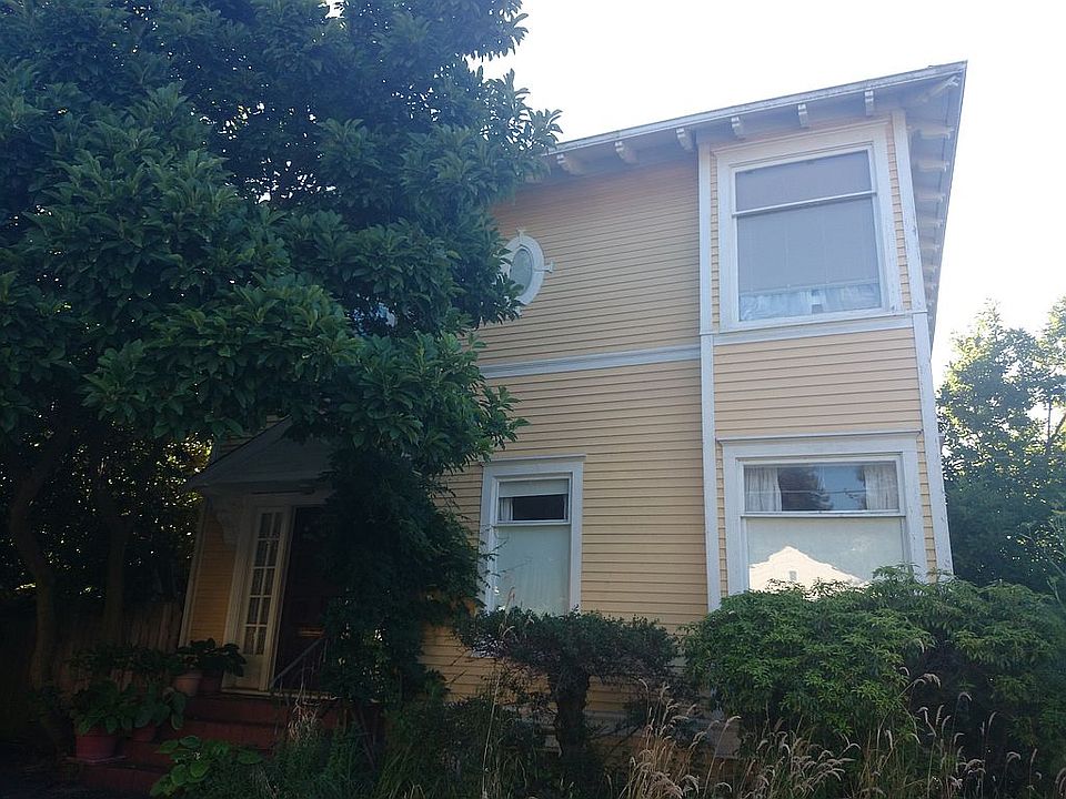 2nd image of 2802 22nd Ave W