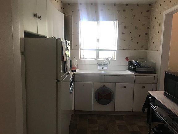 3rd image of 750 E 200 S APT 11
