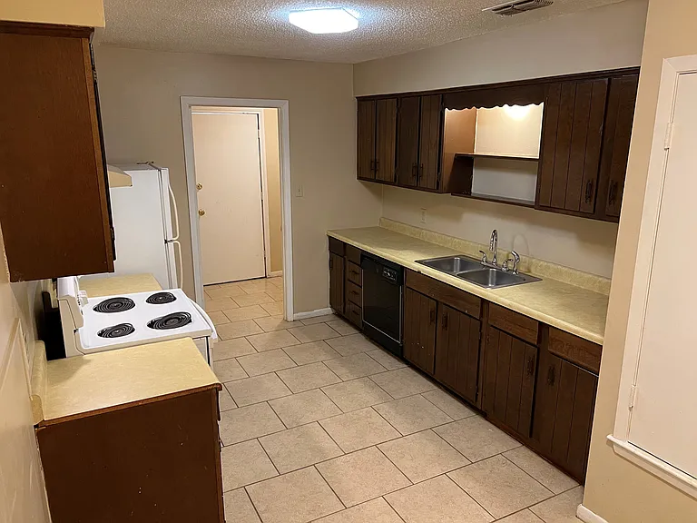 3161 Glenda Ave #204 — Photo 6