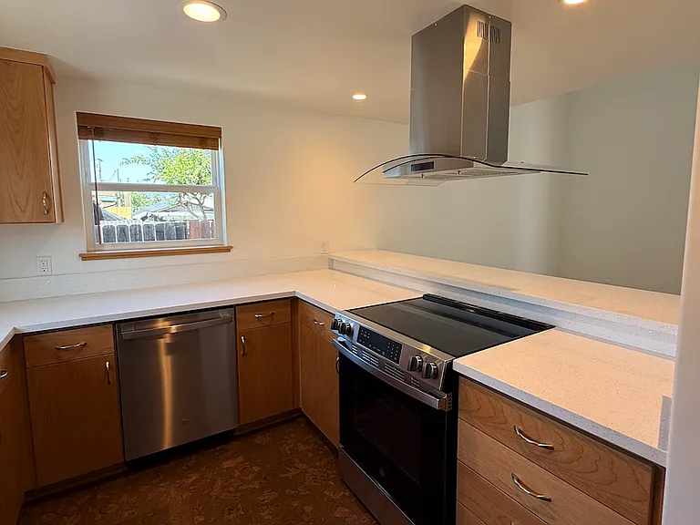 670 Branch St #B — Photo 8