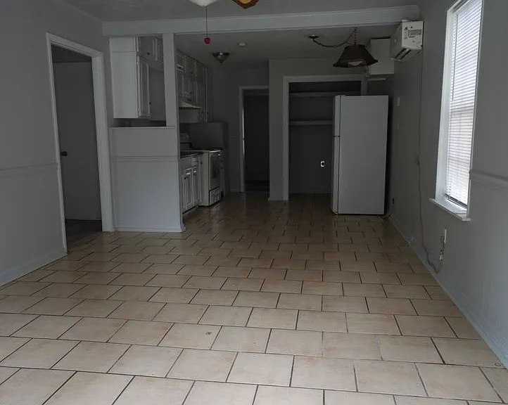 1005 Ladiga St SE — Photo 2