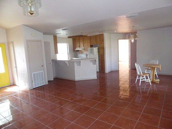 4th image of 2905 Tehuacan Dr