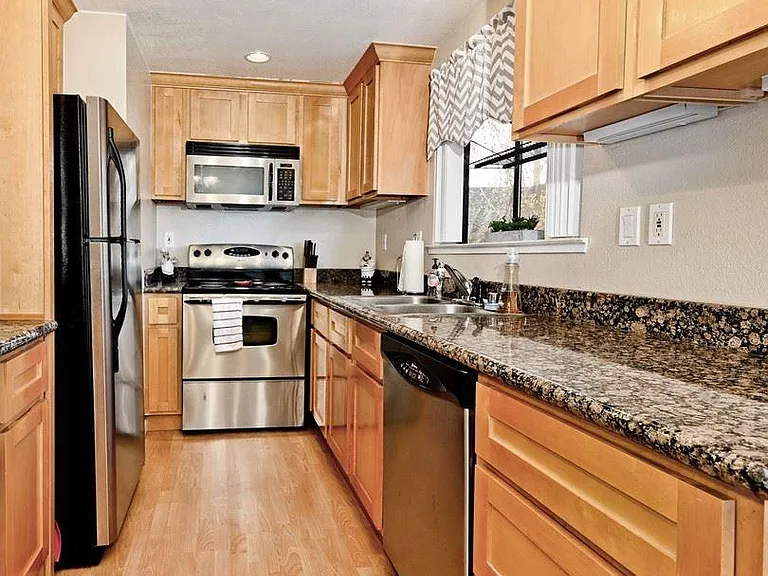 2827 Monument Blvd #2 — Photo 10