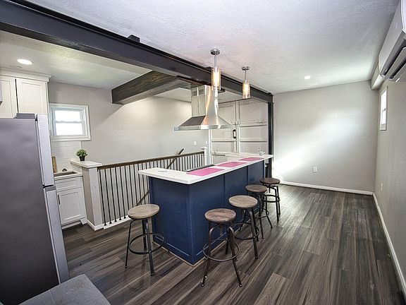 3rd image of 4016 Las Palmas St