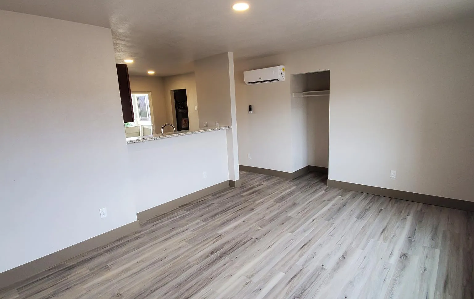 2 bed, 792 sqft, $1,325 — Photo 1