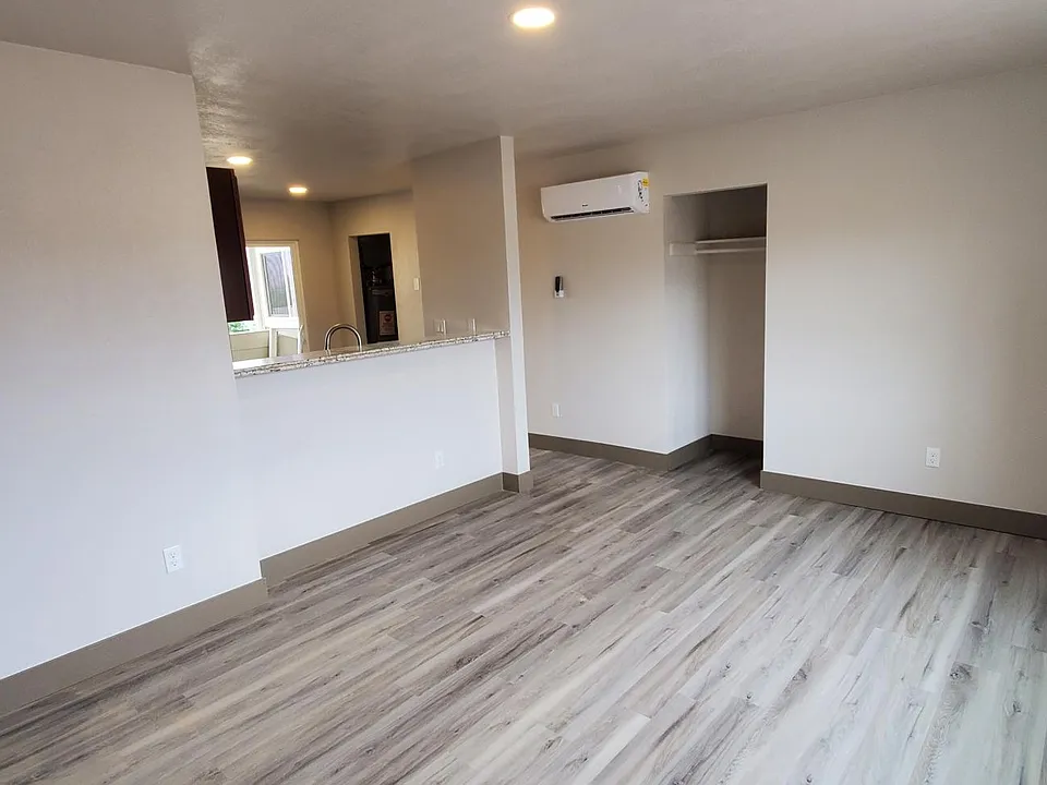 109 Anna Ct #7A