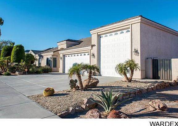 3rd image of 2911 Desert Vista Dr