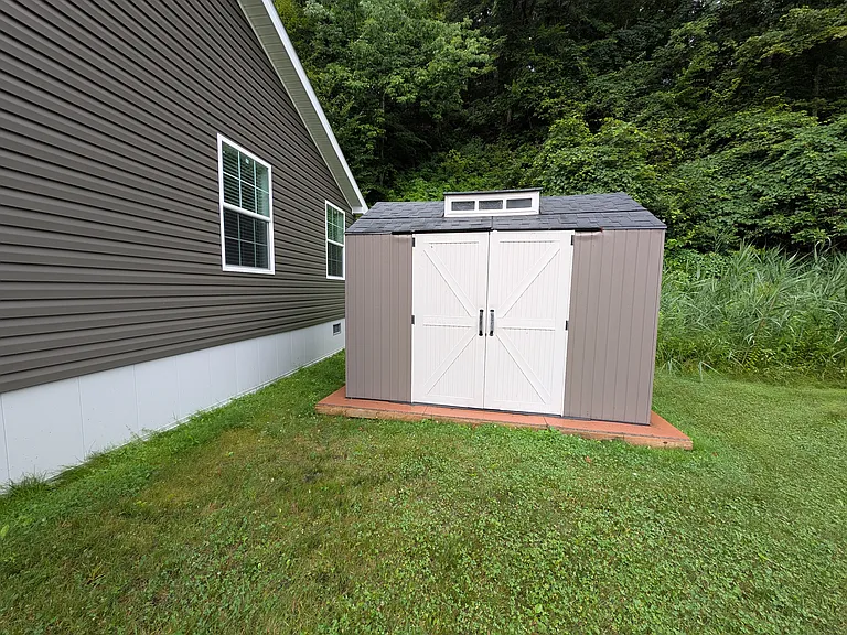 shed included w rental