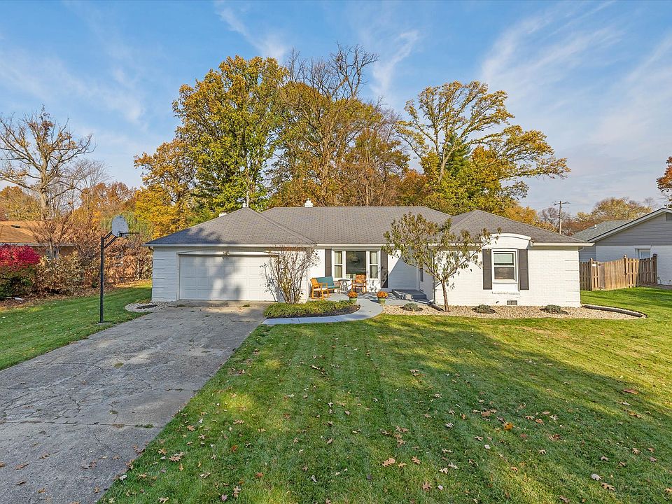1st image of 7026 Castle Manor Dr