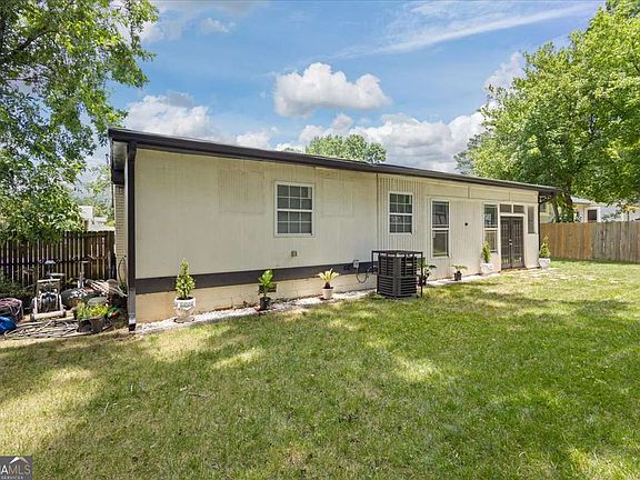 5th image of 255 Hummingbird Way