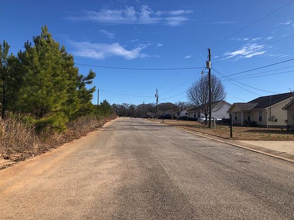 5th image of 18451 Thoroughbred Dr