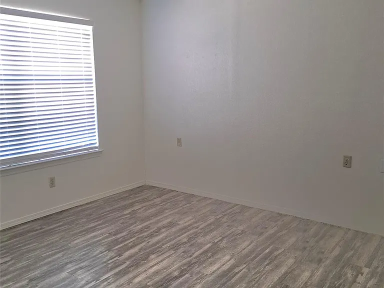 1304 Halsell St #110 — Photo 9