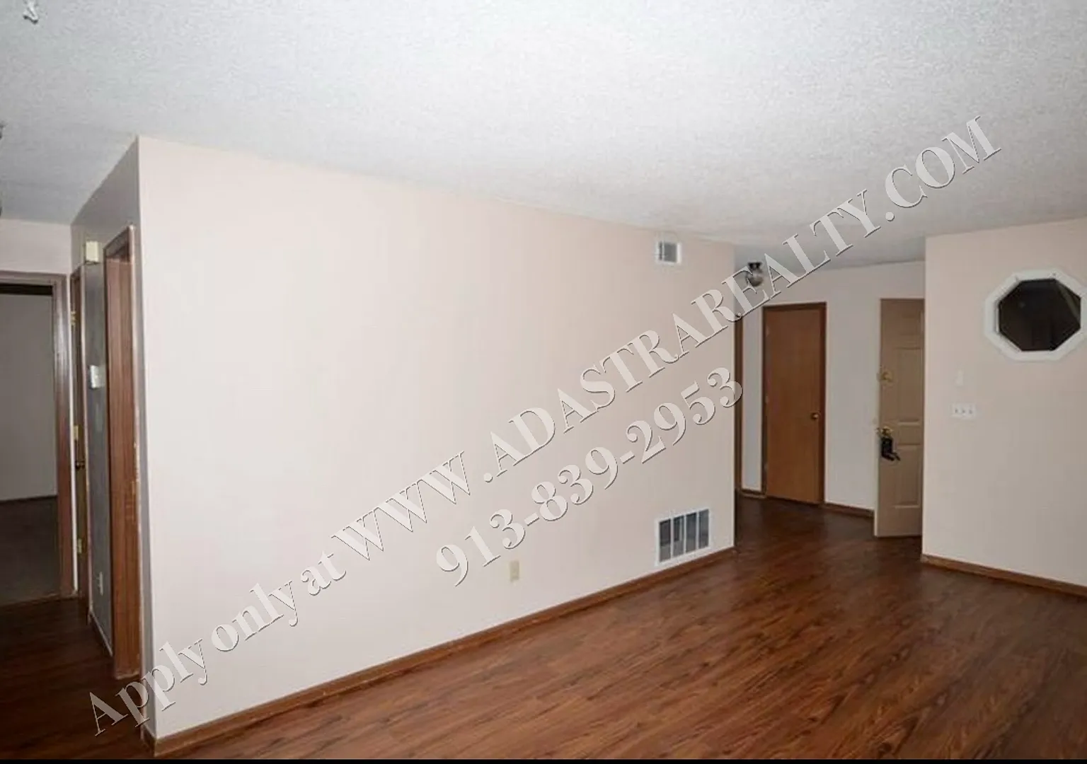 404 Sky Vue Dr, Raymore, MO 64083 — Photo 3