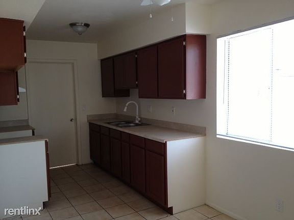 5th image of 61 W Inglewood St APT 1