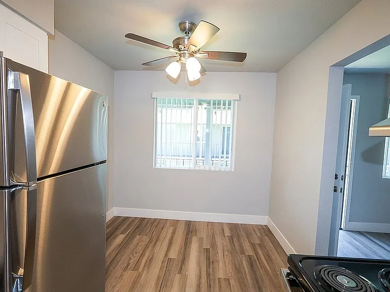 Teal Apartments — Photo 4