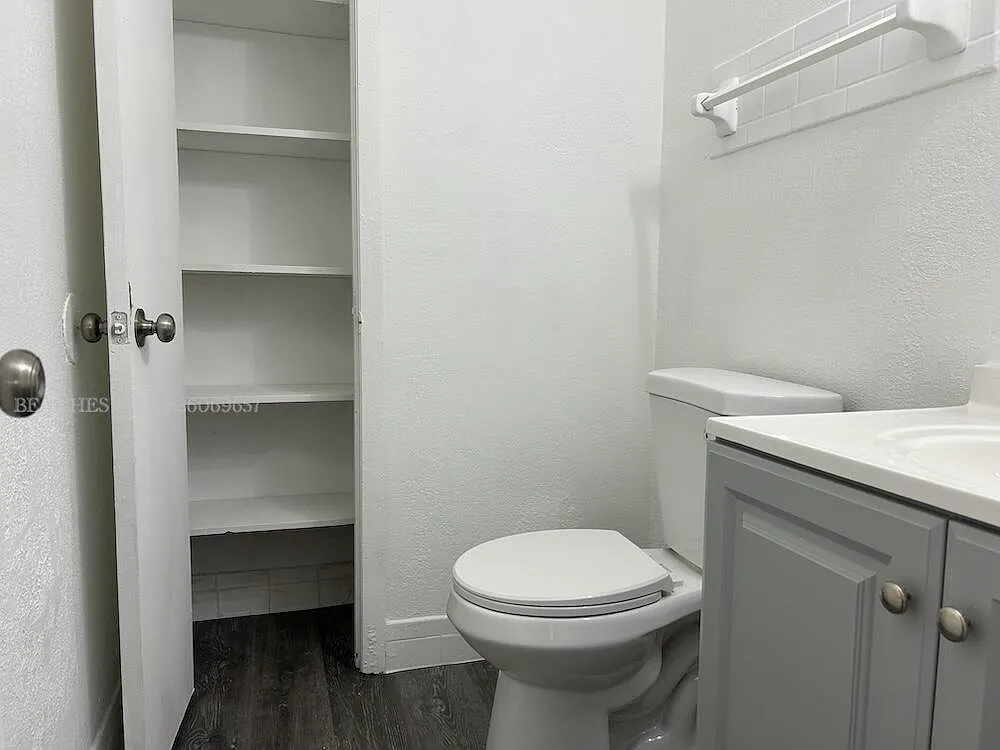 3 bed, 1.5 bath, 892 sqft, $1,850 — Photo 2